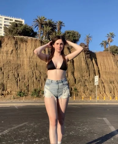 Photo of model @detroitbaddie