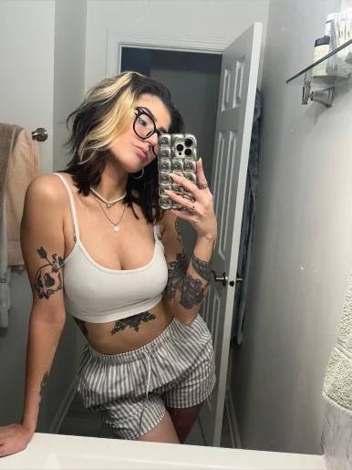 Photo of model @diiinnaa