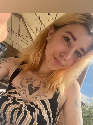 Photo of model @dirty_lucy