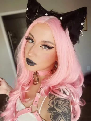 Photo of model @divymoon