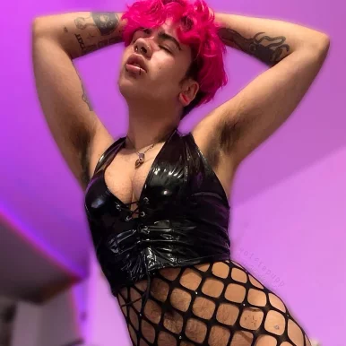 Photo of model @dizzywolfie