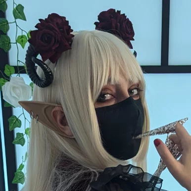 Photo of model @dollyliney