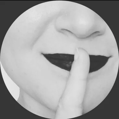 Photo of model @dominatrix_indigo