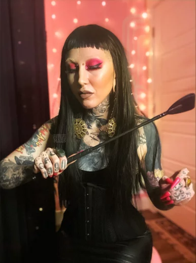 Photo of model @dominatrixmars