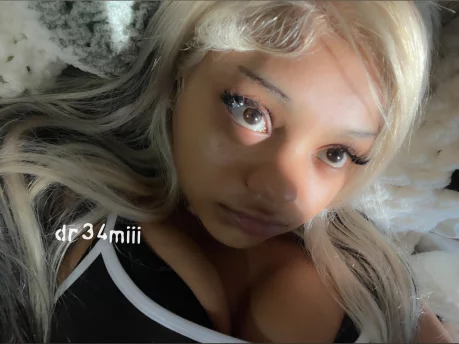 Photo of model @dr34miii