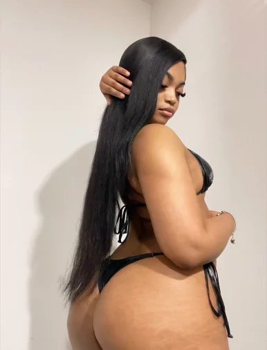 Photo of model @dreamyneiyah