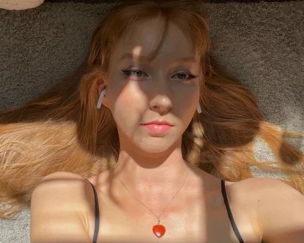 Photo of model @dreamyygem