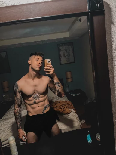 Photo of model @durianonpizza