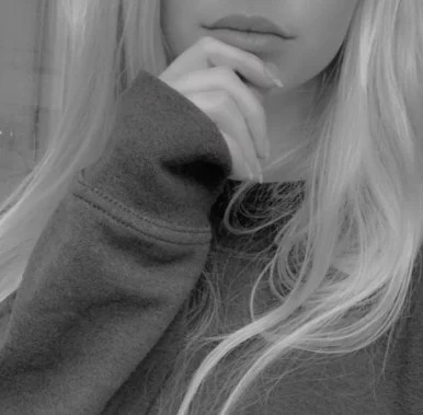 Photo of model @dutchblondie