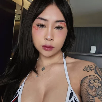 Photo of model @elabunny