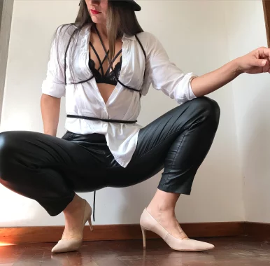 Photo of model @elektradom18