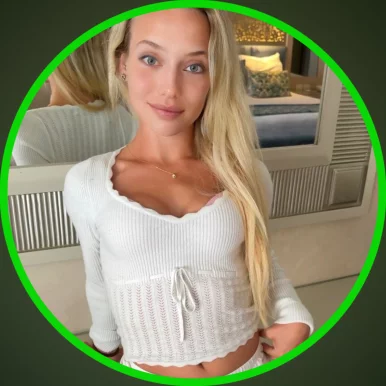 Photo of model @elinablonde