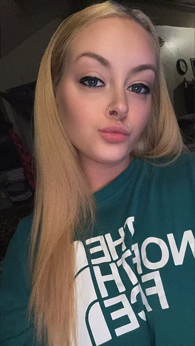 Photo of model @elizabethhh422