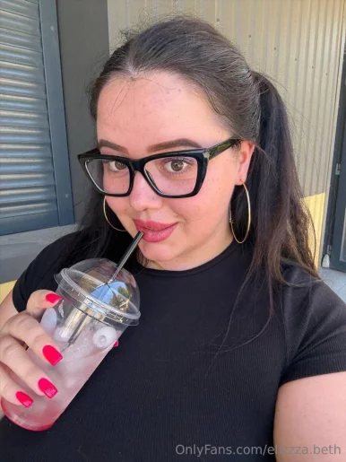 Photo of model @elizzza.beth