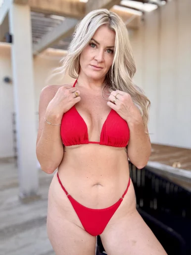 Photo of model @ellararetv