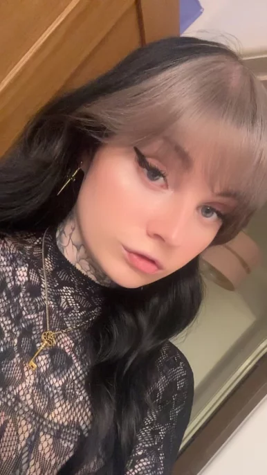 Photo of model @emilypiexo