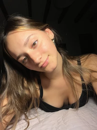 Photo of model @emilysterling