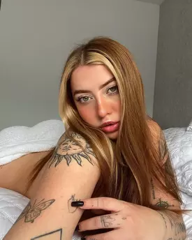 Photo of model @emmairis