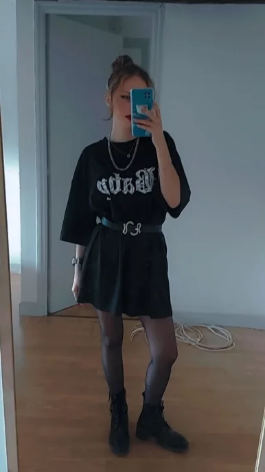 Photo of model @emmylapluie