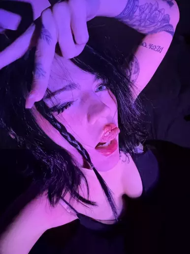 Photo of model @essaere