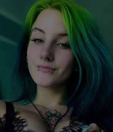 Photo of model @evelinelore