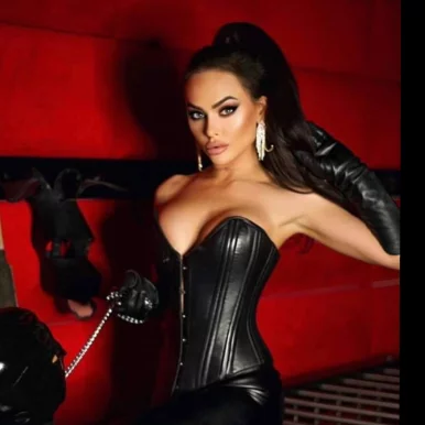 Photo of model @evilwomanfree