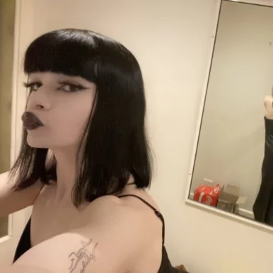 Photo of model @exocelica