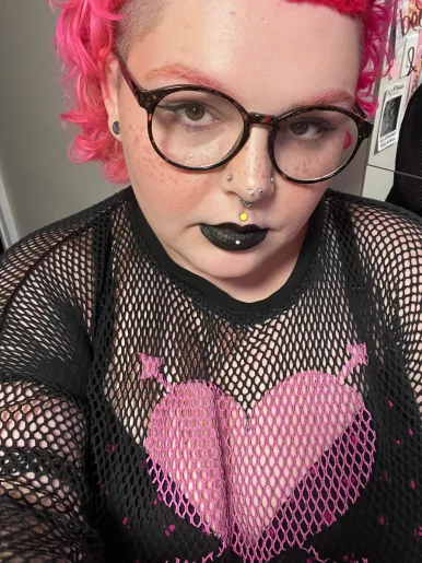 Photo of model @fatstonerbaby