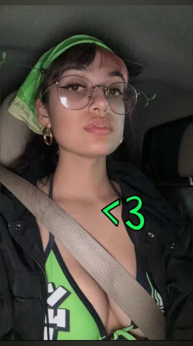 Photo of model @feeling2froggie