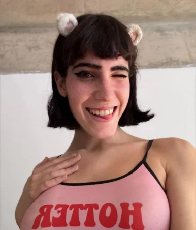 Photo of model @fefikitten