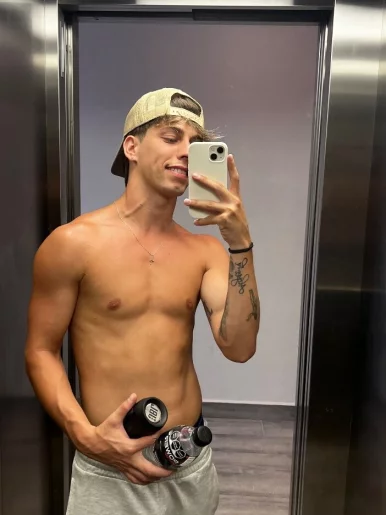 Photo of model @felipehot11