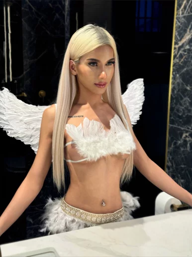 Photo of model @fiona_ladyboy