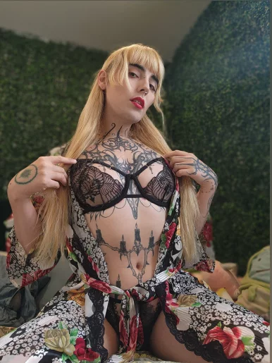 Photo of model @fleur_de_tease_1