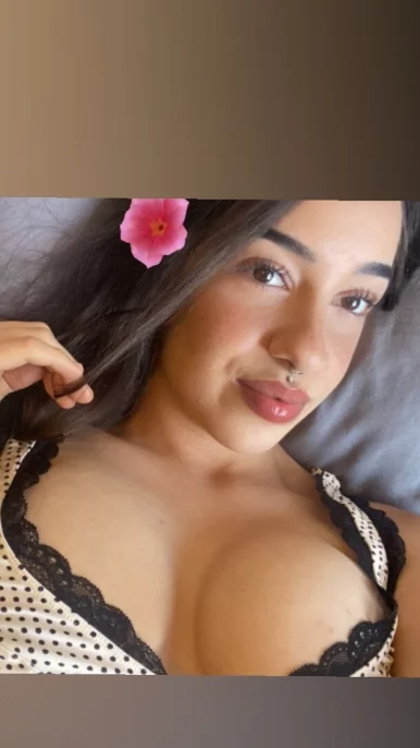 Photo of model @foxxylia