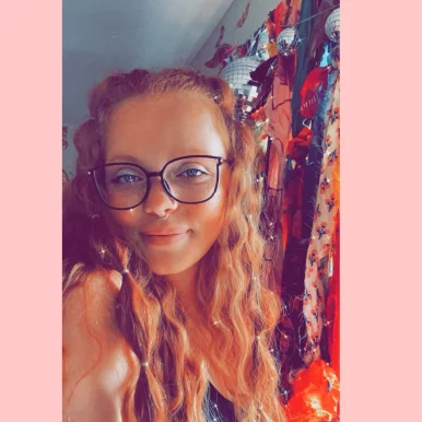 Photo of model @frecklebitch12