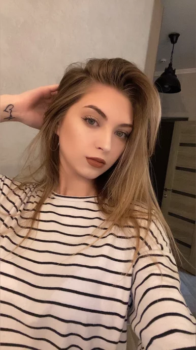 Photo of model @free_emily