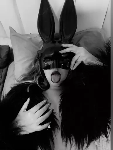 Photo of model @freyaqumqueen