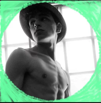 Photo of model @gay_twink_guy