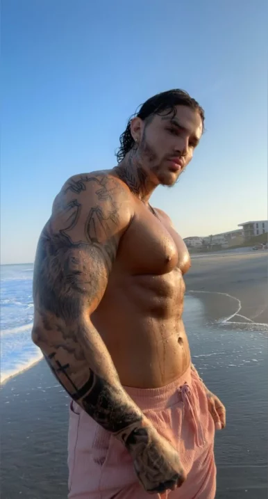 Photo of model @geminikj33