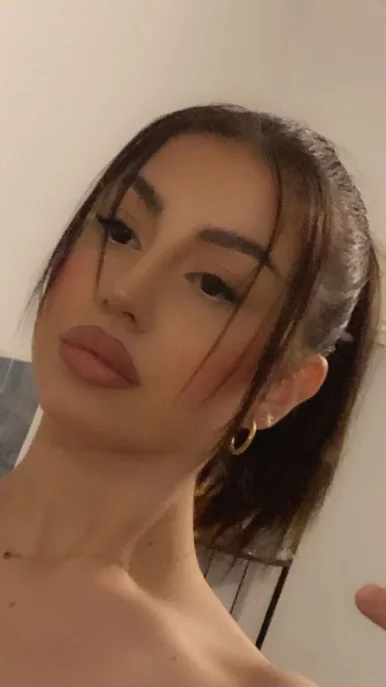 Photo of model @girlnextdoorishot