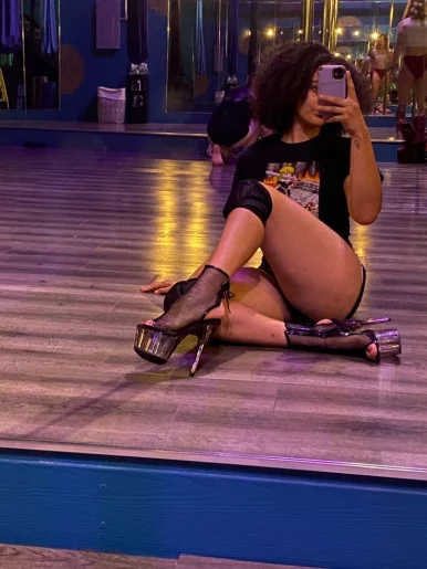 Photo of model @goddess_monquie