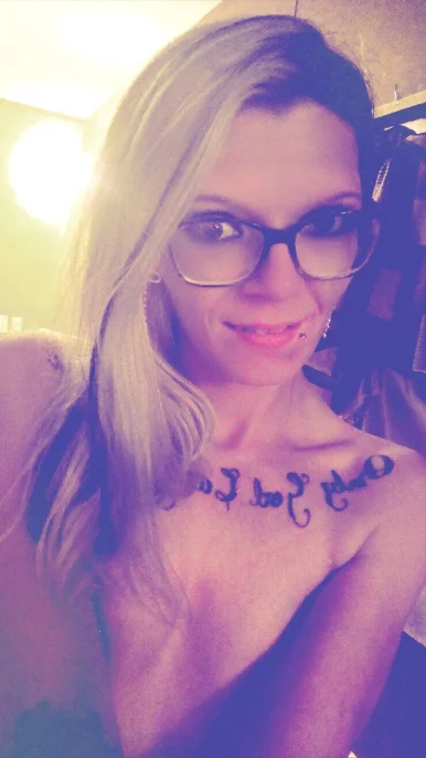 Photo of model @goddess_shelbyx