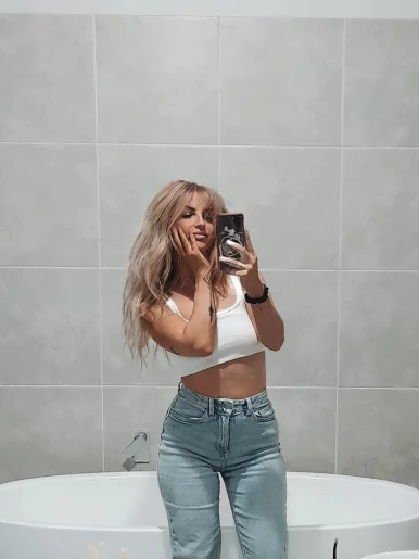 Photo of model @goddessabbyjo