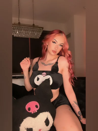 Photo of model @goddessjaybby