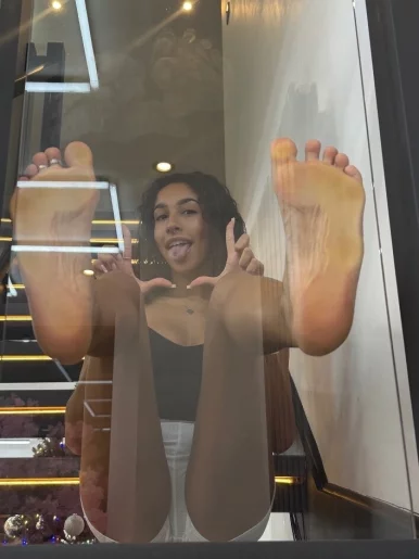 Photo of model @goddessroxiee