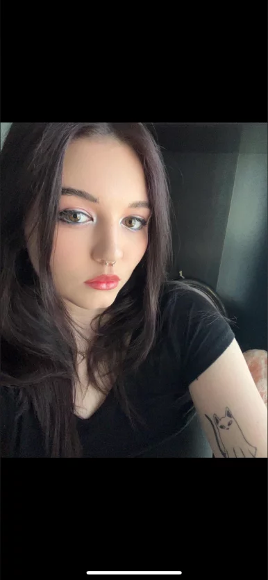 Photo of model @goddessshadowraven