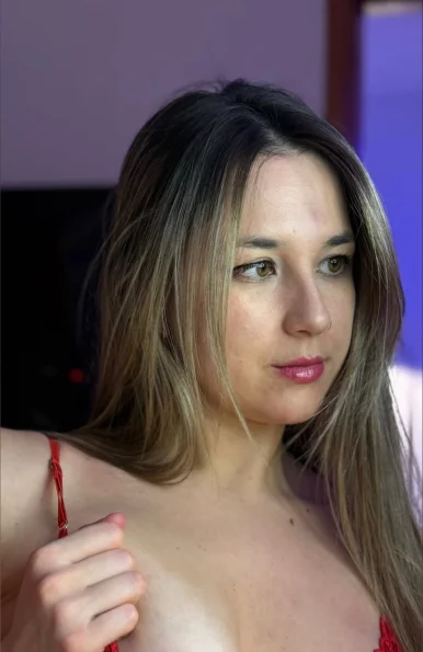 Photo of model @goddesstinas