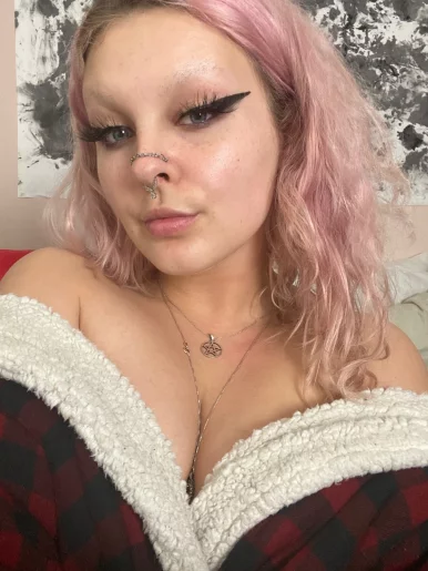 Photo of model @goddessviolethunnybun