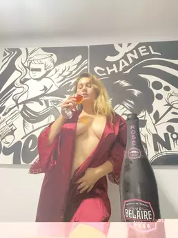 Photo of model @goddesszeze