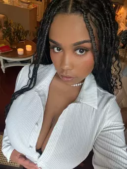 Photo of model @godnessvenusx